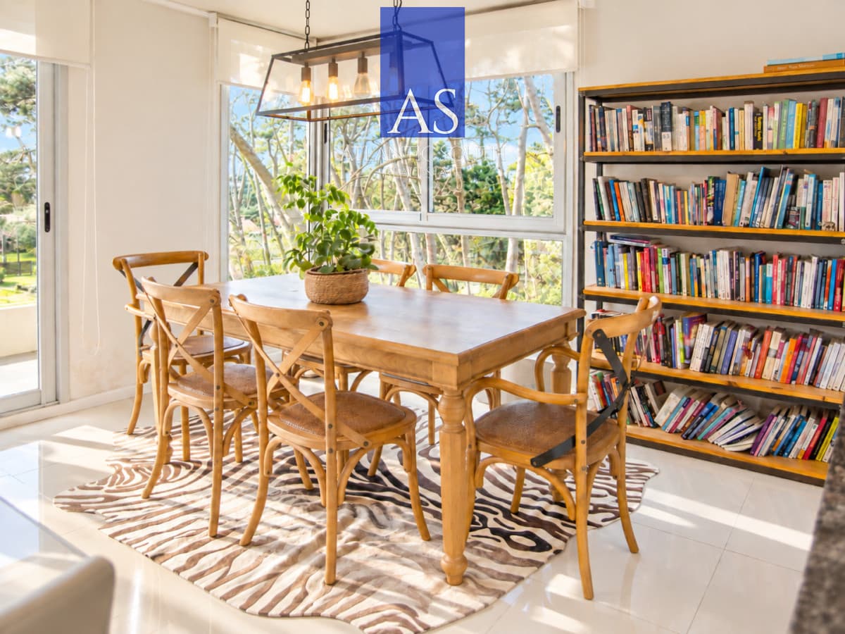Apartamento moderno de 2 dormitorios con servicios en Punta del Este