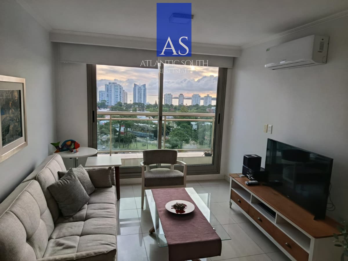 Apartamento de 1 dormitorio moderno con servicios en zona privilegiada Punta del Este