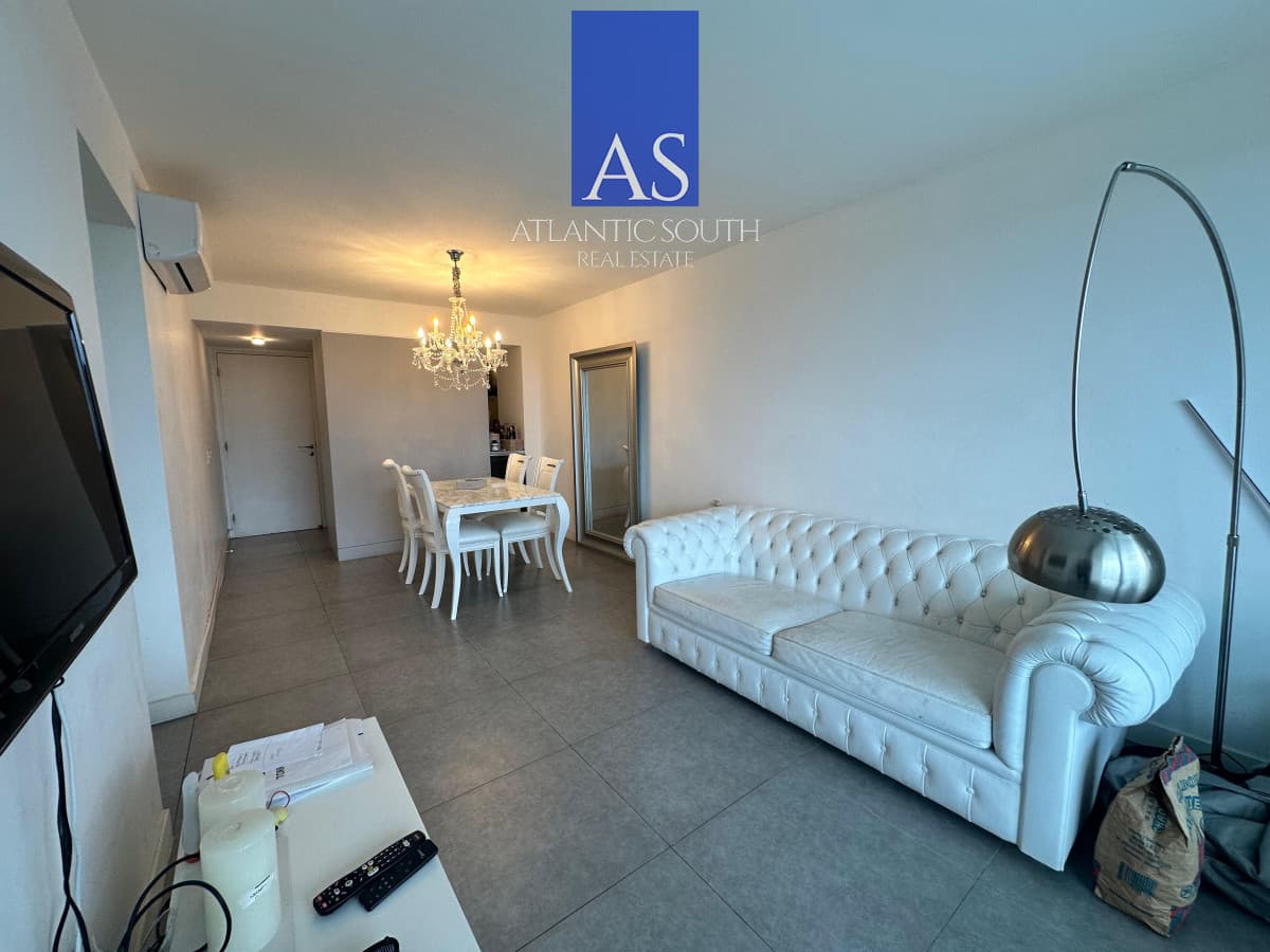 Vende apartamento de 2 dormitorios en Roosevelt Punta del Este.
