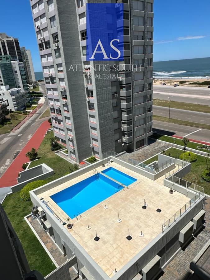 Oportunidad Apartamento en venta de 3 dormitorios vista al mar Playa Brava Punta del Este