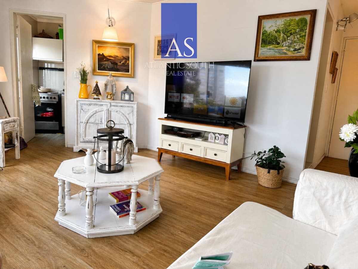 Apartamento de 2 Dormitorios reciclado con garage en Roosevelt Punta del Este