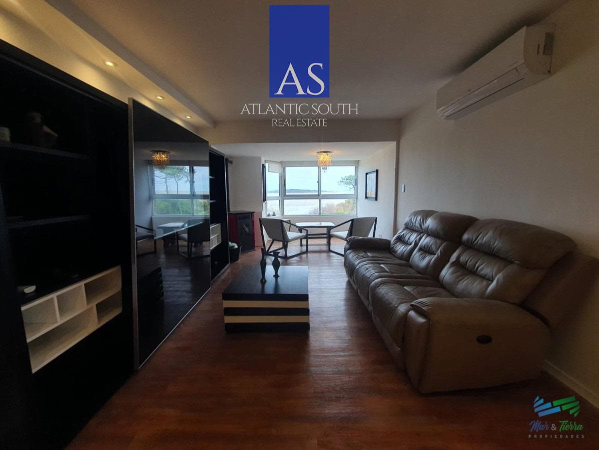 Apartamento 3 dormitorios primera línea frente al mar en Punta del Este primera línea Mansa