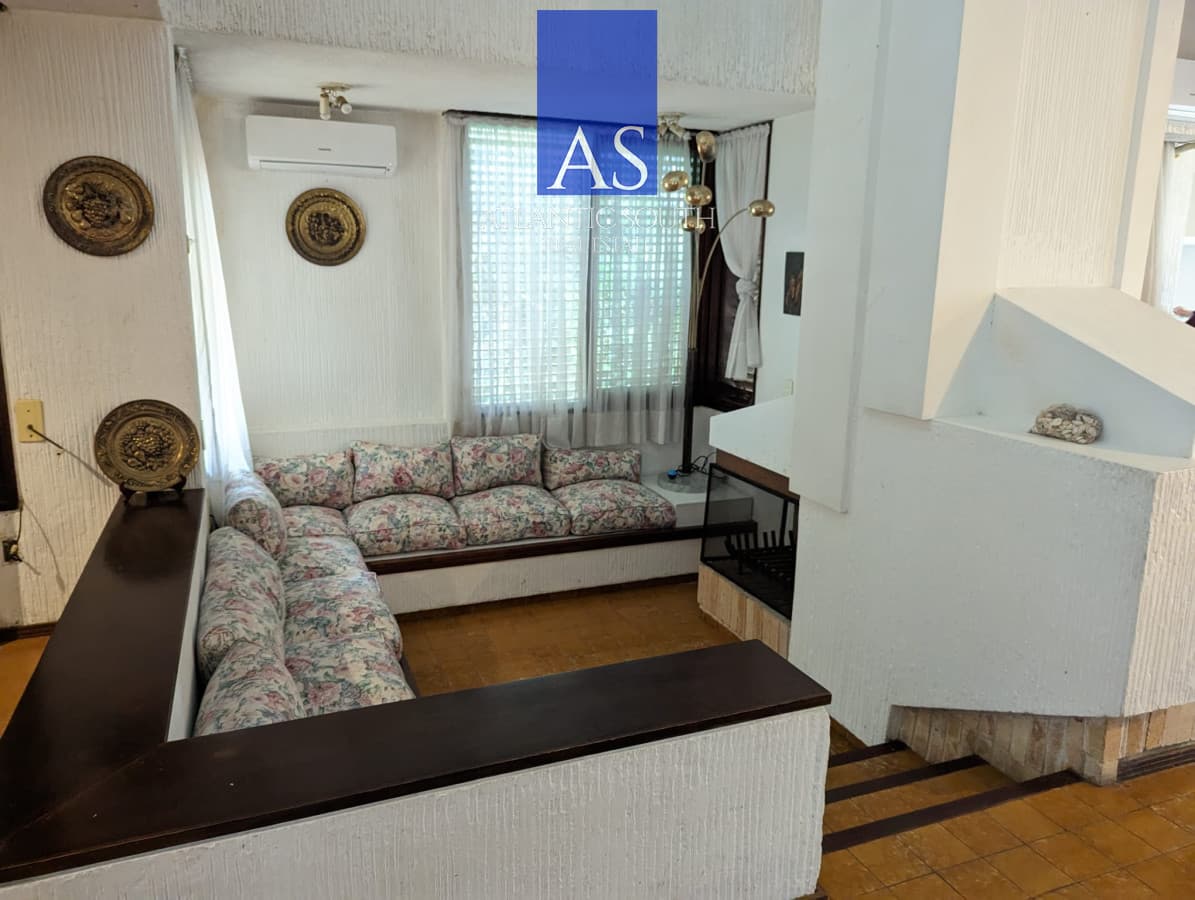 Casa 4 dormitorios en Playa Mansa Punta del Este