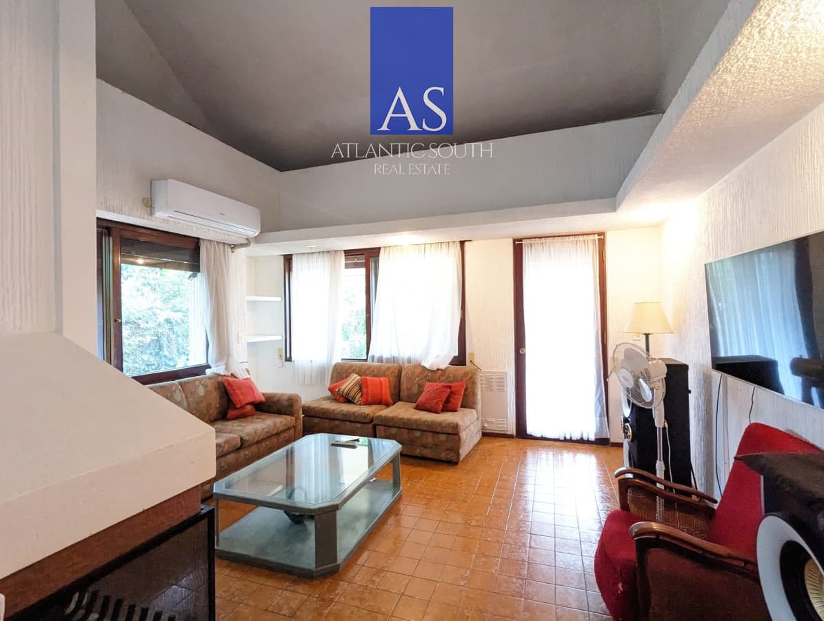 Casa 4 dormitorios en Playa Mansa Punta del Este