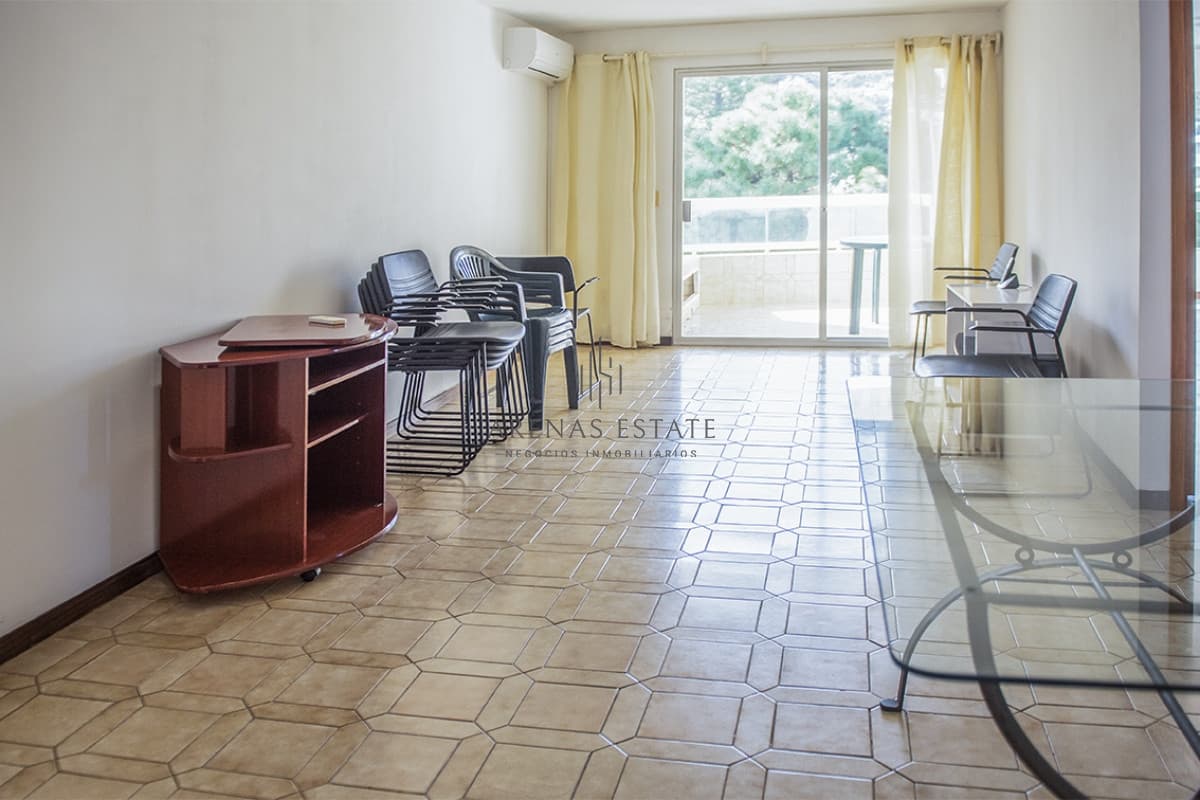 Apartamento ID.2885 - Apartamento en Venta de 2 dormitorios en Av. Roosevelt , Punta del este
