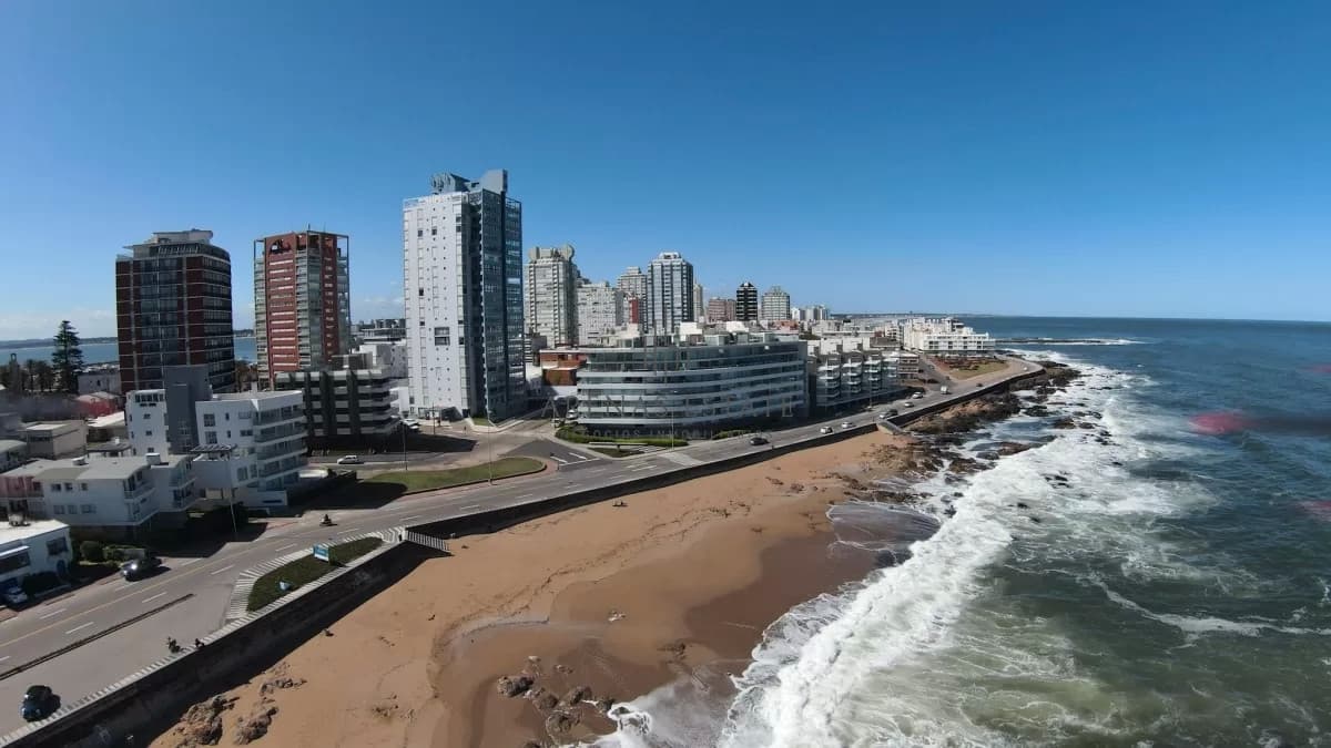 Apartamento ID.3801 - Vende impecable departamento, comodo e iluminado de 3 dormitorios en Peninsula..