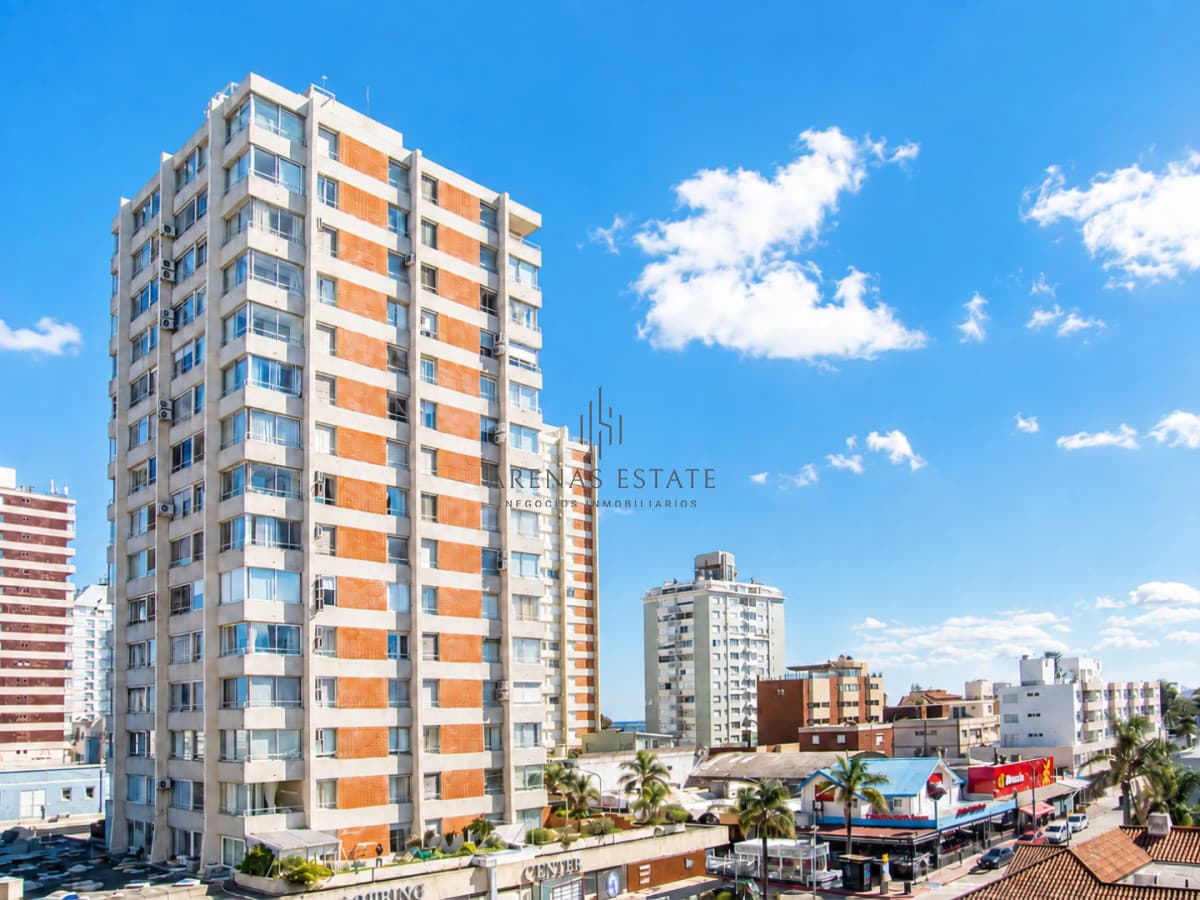 Apartamento ID.1032 - Vende y alquila apartamento de 2 dormitorios en Peninsula, Punta del Este