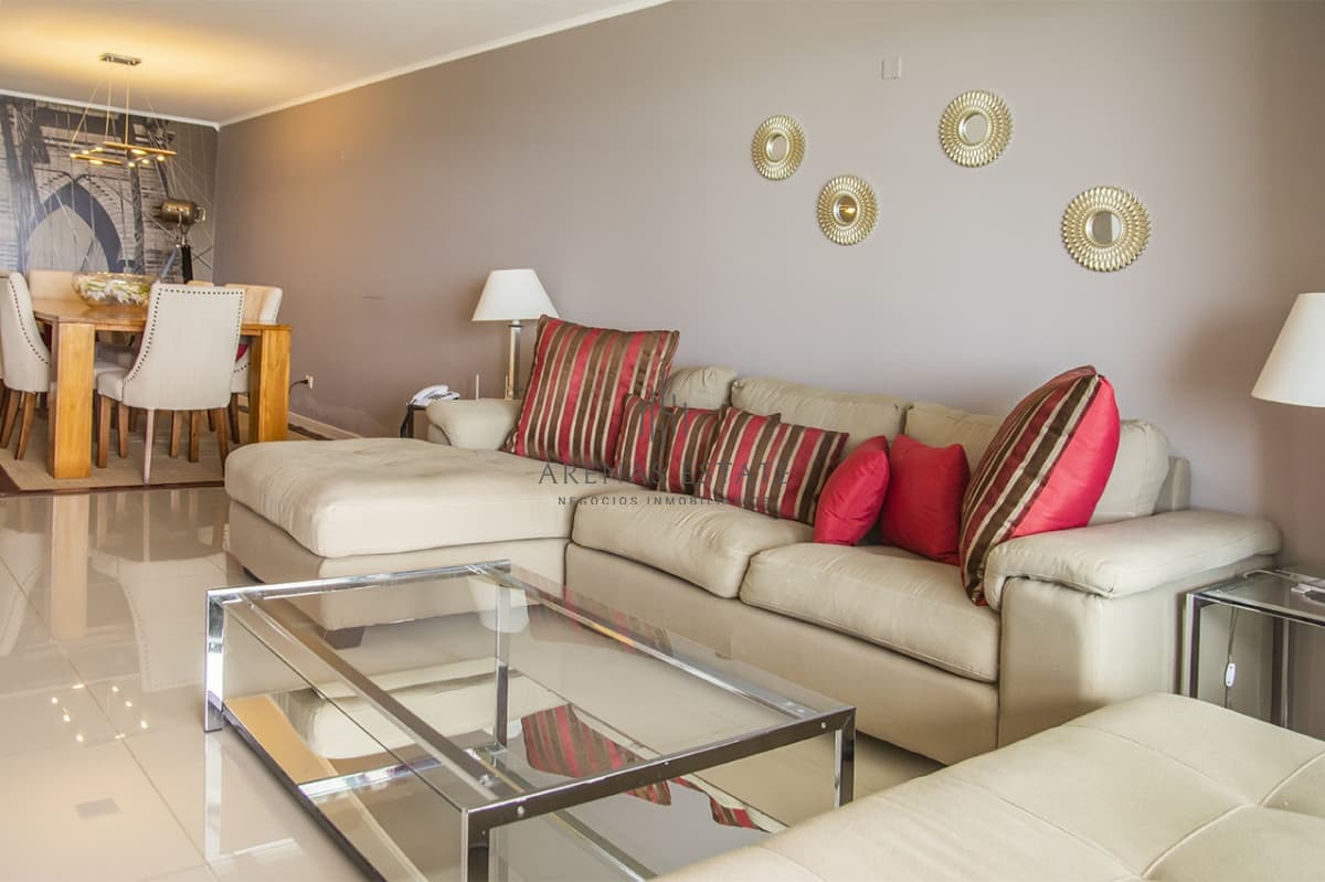 Apartamento ID.2612 - Vende apartamento de 3 dormitorios en Wind Tower, piso alto con vista al mar , Punta del Este