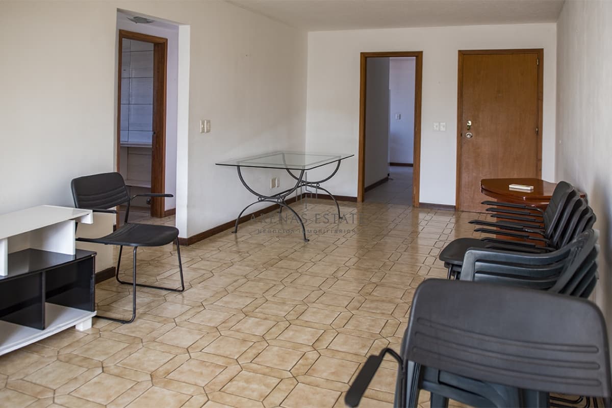 Apartamento ID.2885 - Apartamento en Venta de 2 dormitorios en Av. Roosevelt , Punta del este
