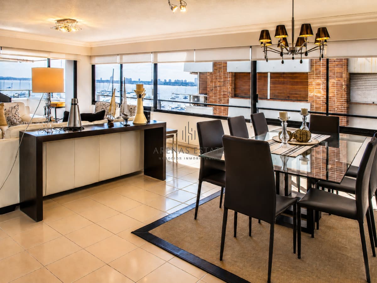 Apartamento ID.2987 - Espectcular departamento en venta frente al puerto 4 dormitorios