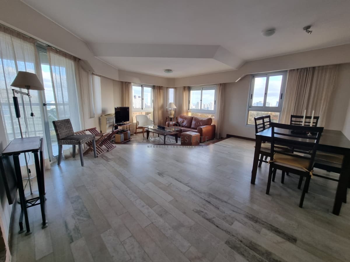 Apartamento ID.3800 - Vende espectacular apartamento de 3 dormitorios en Punta del Este