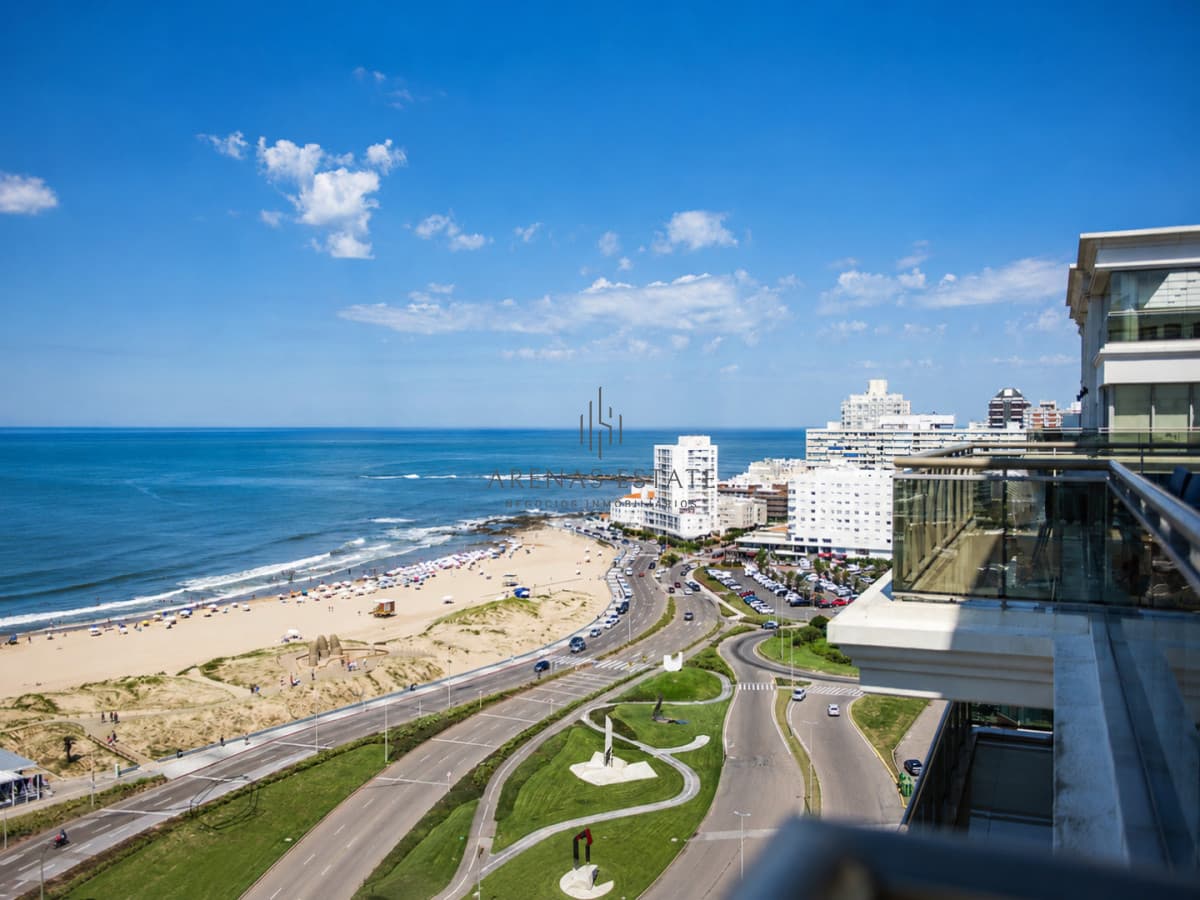 Apartamento ID.3684 - Hermoso Pent-house en torre Imperiale ,venta en zona de la Brava.