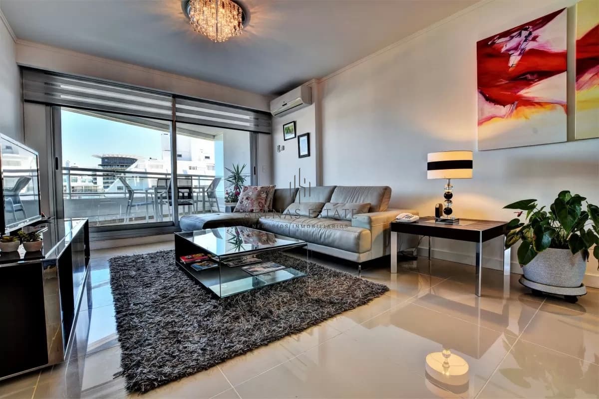 Apartamento ID.2643 - Lindo departamento de 3 dormitorios en venta en excelente zona.