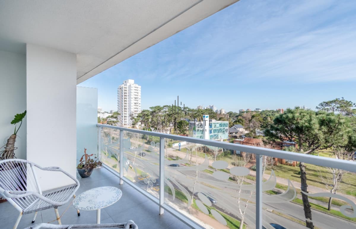 Apartamento ID.3282 - Vende apartamento con vista al mar de 2 dormitorios en Roosevelt, Punta del Este.