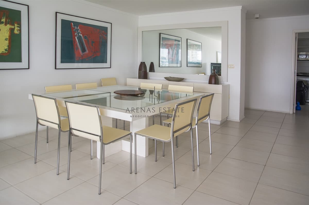 Apartamento ID.2653 - Vende apartamento de 3 dormitorios + dependencia , en brava , Punta del Este