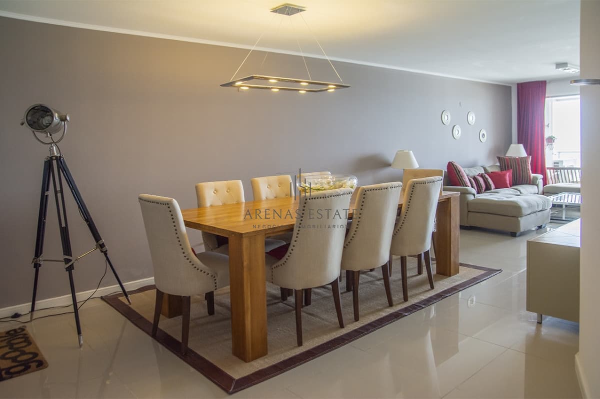 Apartamento ID.2612 - Vende apartamento de 3 dormitorios en Wind Tower, piso alto con vista al mar , Punta del Este