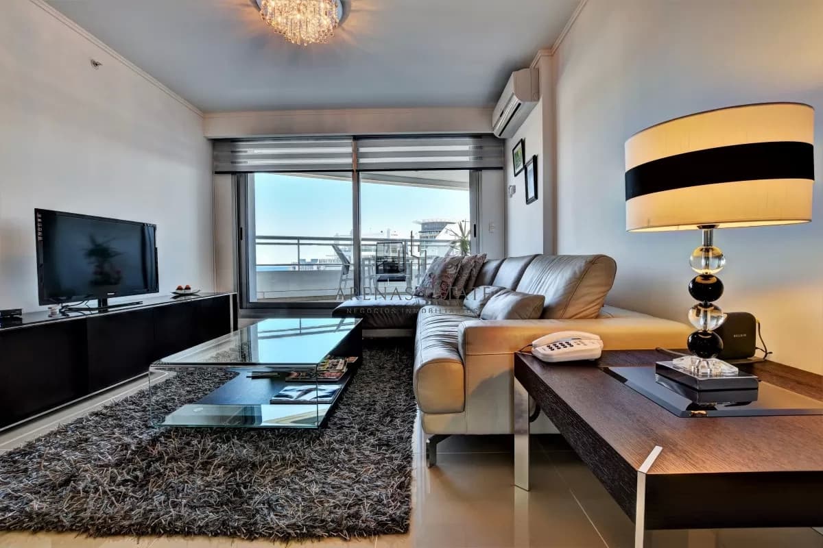 Apartamento ID.2643 - Lindo departamento de 3 dormitorios en venta en excelente zona.