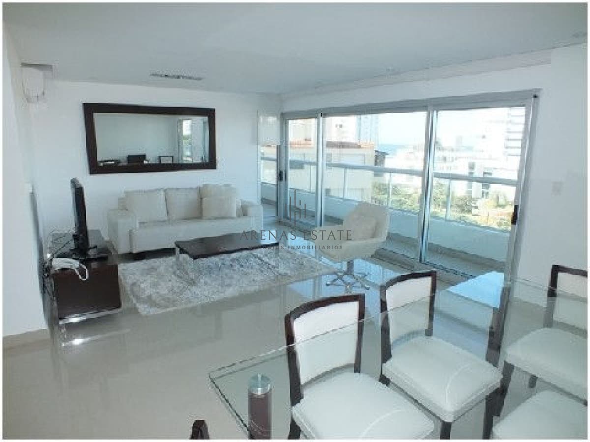 Apartamento ID.2049 - Venta Apartamento de 3 dormitorios en zona Brava, Punta del Este