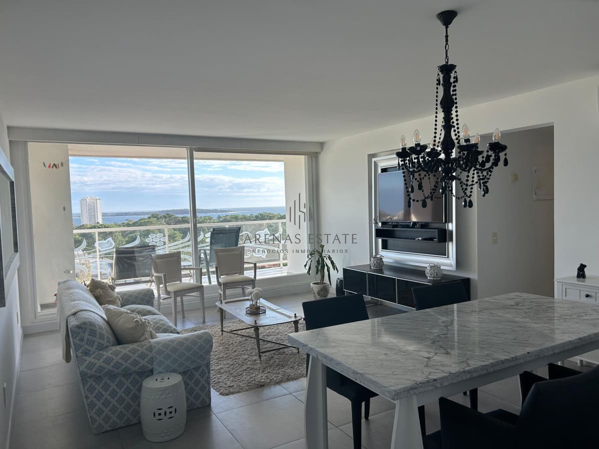 Apartamento ID.3151 - Apartamento en Venta de 2 dormitorios en Av. Roosevelt , Punta del este