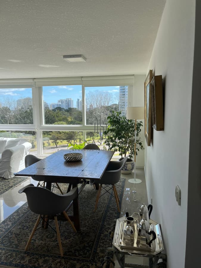 Apartamento ID.2961 - Apartamento en venta de 2 dormitorios en Punta Del Este