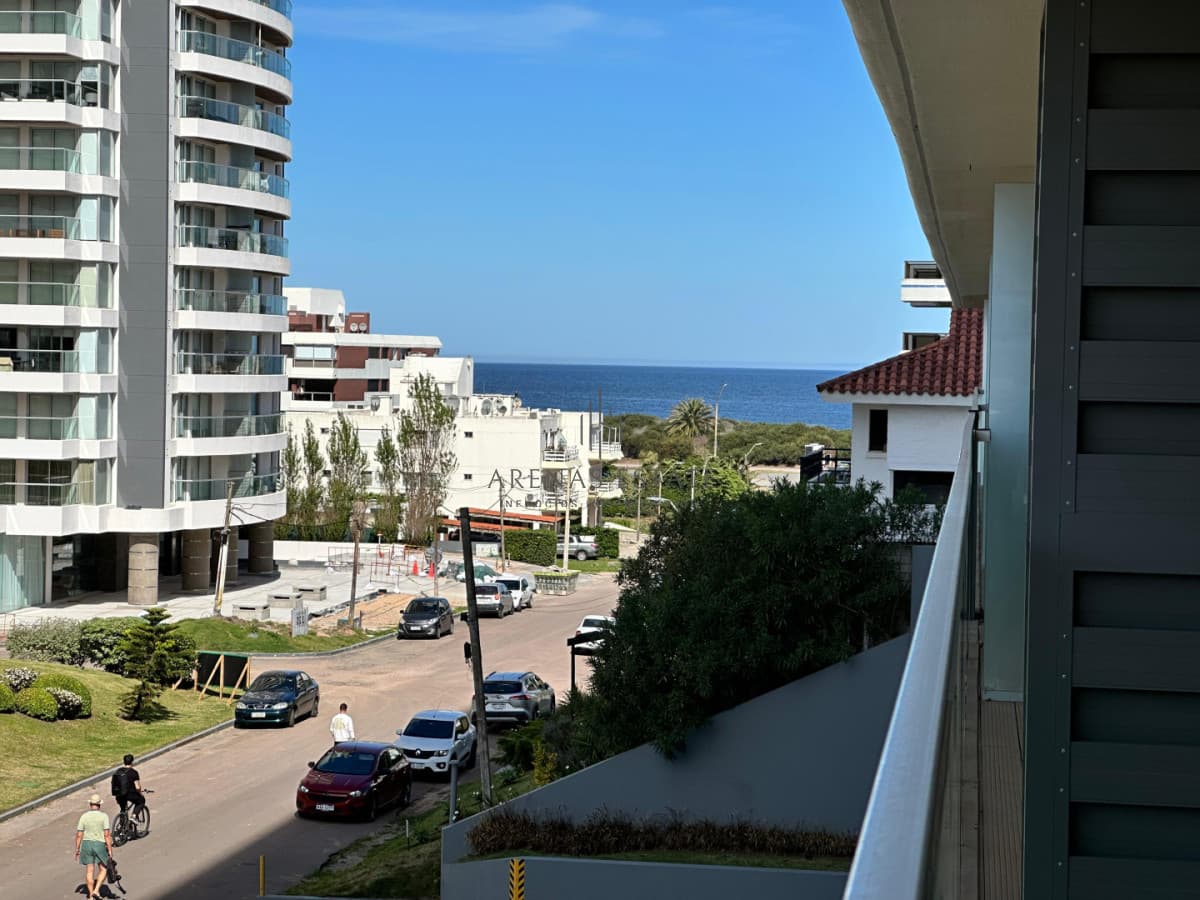 Apartamento ID.4104 - Vende apartamento de 1 dormitorio y medio en Peninsula, Punta del Este