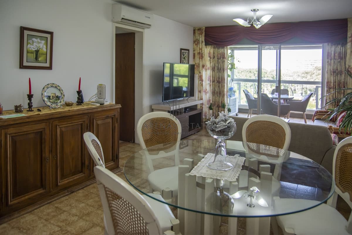 Apartamento ID.1028 - Departamento de 4 dormitorios en venta en Roosevelt.