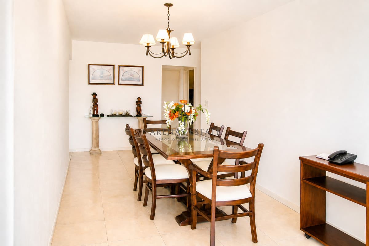 Apartamento ID.1032 - Vende y alquila apartamento de 2 dormitorios en Peninsula, Punta del Este