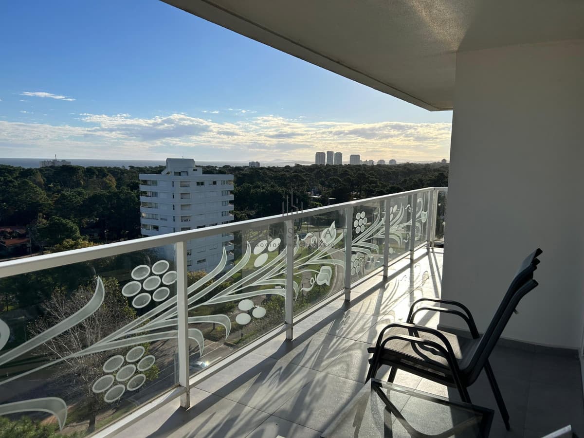 Apartamento ID.3151 - Apartamento en Venta de 2 dormitorios en Av. Roosevelt , Punta del este