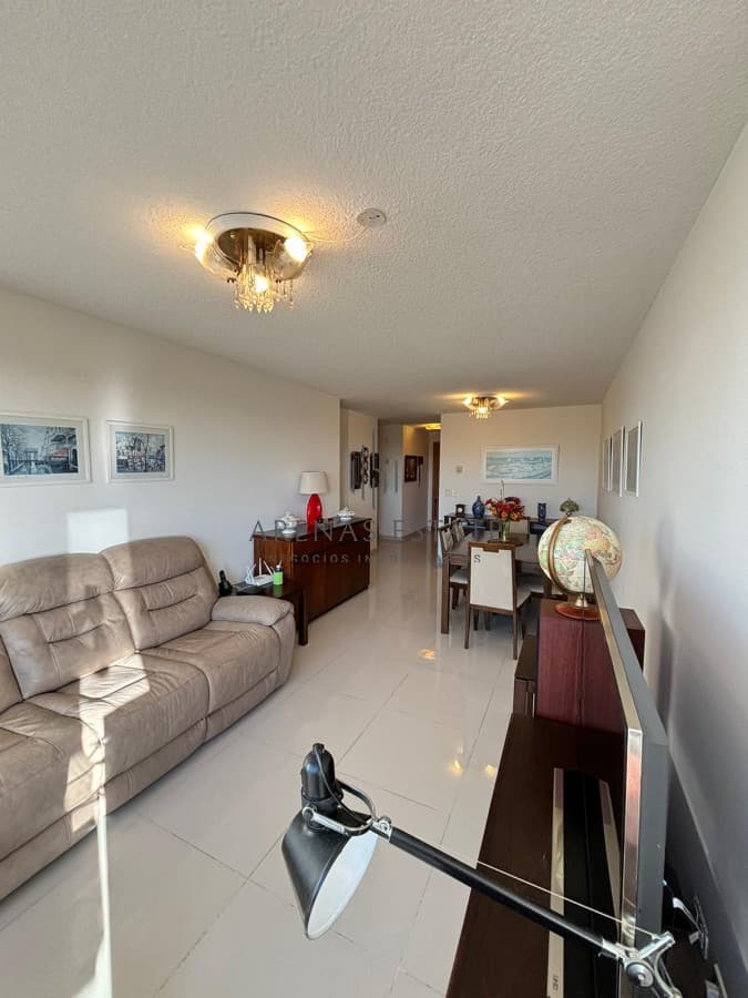 Apartamento ID.2487 - Apartamento de 2 dormitorios en Av. Roosevelt, Punta del este , Maldonado