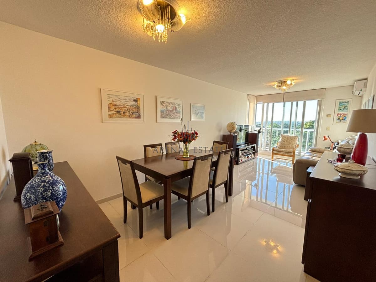 Apartamento ID.2487 - Apartamento de 2 dormitorios en Av. Roosevelt, Punta del este , Maldonado