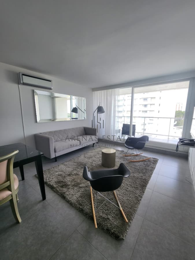 Apartamento ID.1386 - En torre con estilo unico, a pasos de Punta Shoping 1 dormitorio y medio en venta. Torre Yoo