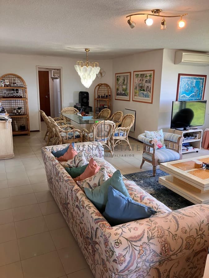 Apartamento ID.4212 - Vende hermoso depto de 3 dormitorios con vista, Punta del Este