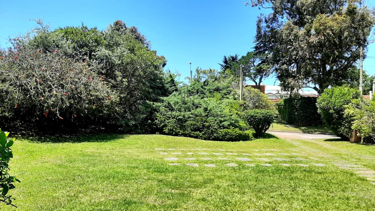 Casa ID.2834 - Departamento de 4 dormitorios en venta en Playa Brava