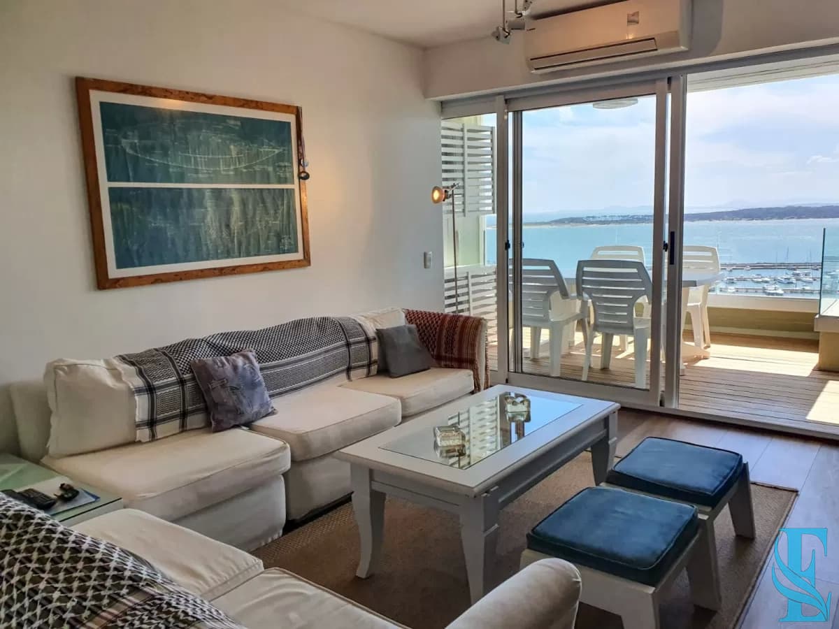 Departamento de 3 dormitorios + dep. en venta en Edif. Fontemar, vista al Puerto