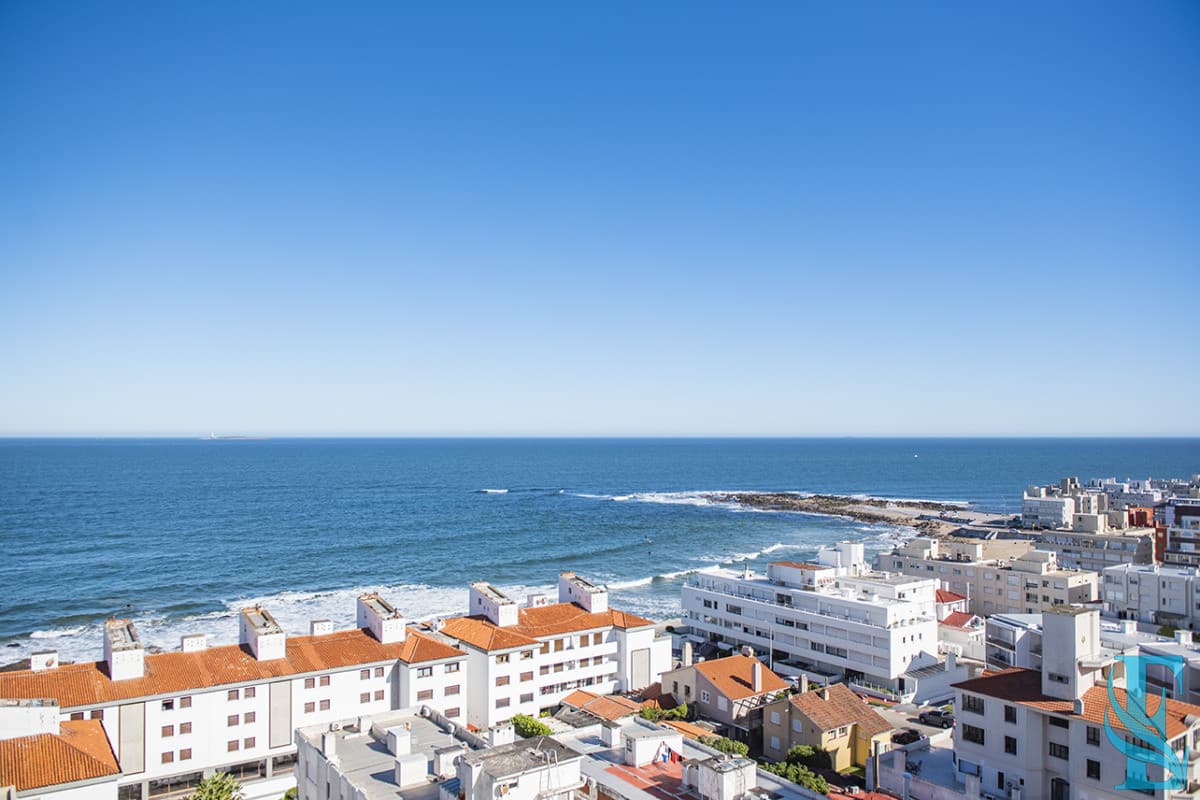 Apartamento de 1 dormitorio y medio en venta en Peninsula, vista al mar.