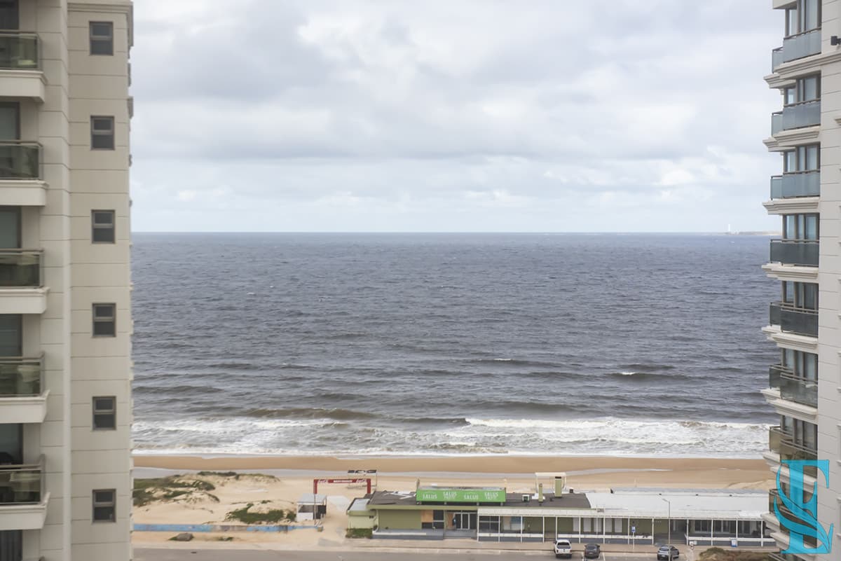 Increíble apartamento con excelente vista al mar. Torre Imperiale.