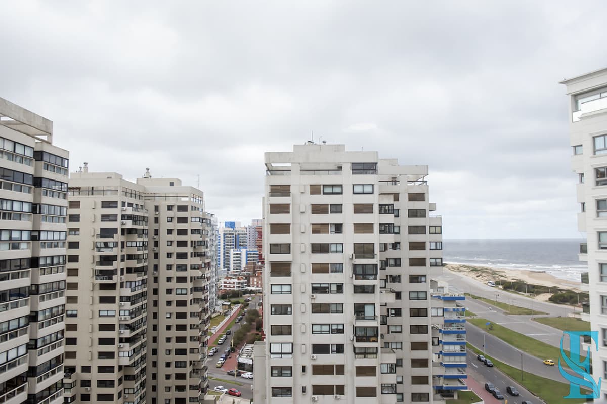 Increíble apartamento con excelente vista al mar. Torre Imperiale.