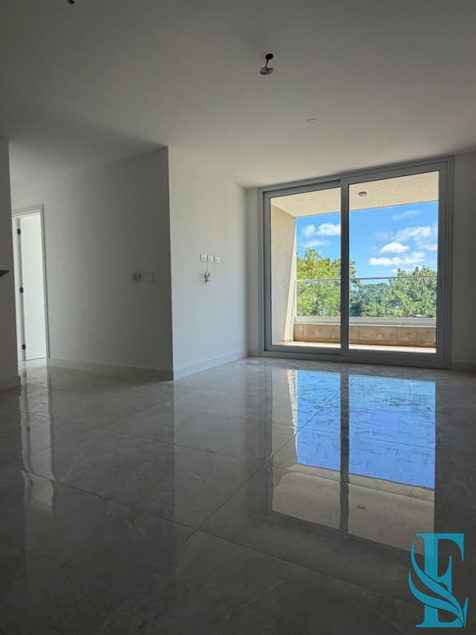 Vende impecable apartamento de 2 dormitorios en Brava, Punta del Este.