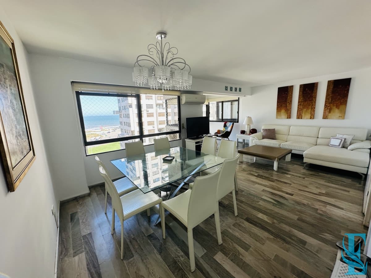 Apartamento en venta de 3 dormitorios en Playa Brava , Punta del este