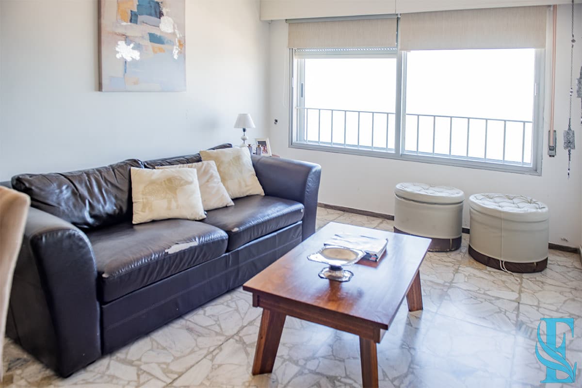 Apartamento de 1 dormitorio y medio en venta en Peninsula, vista al mar.
