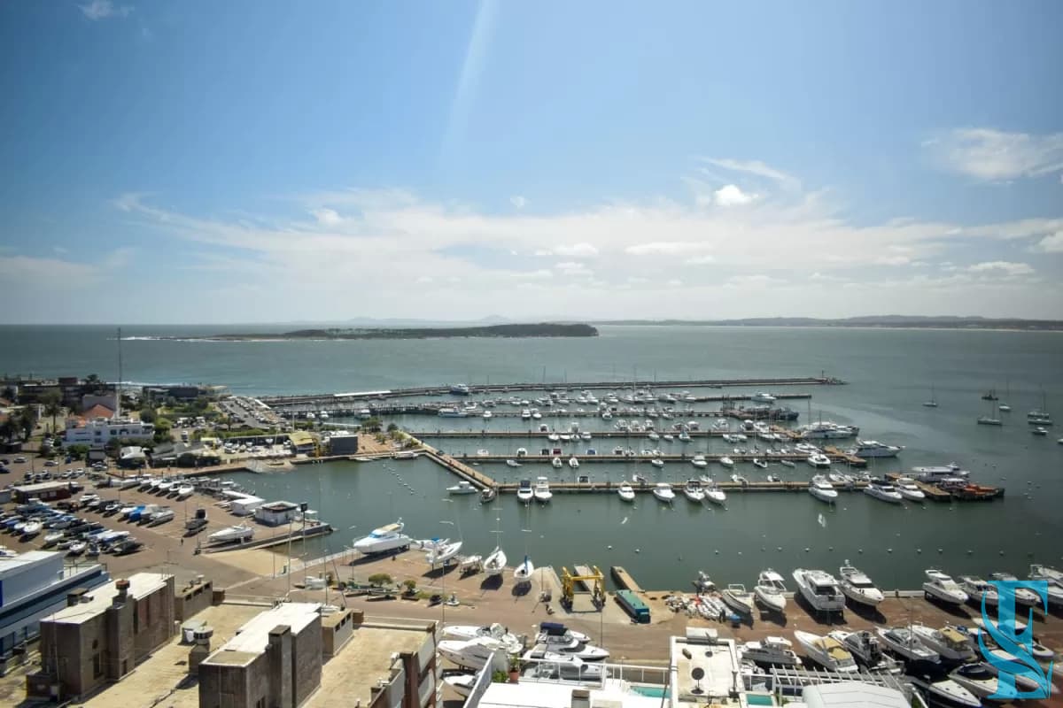 Departamento de 3 dormitorios + dep. en venta en Edif. Fontemar, vista al Puerto