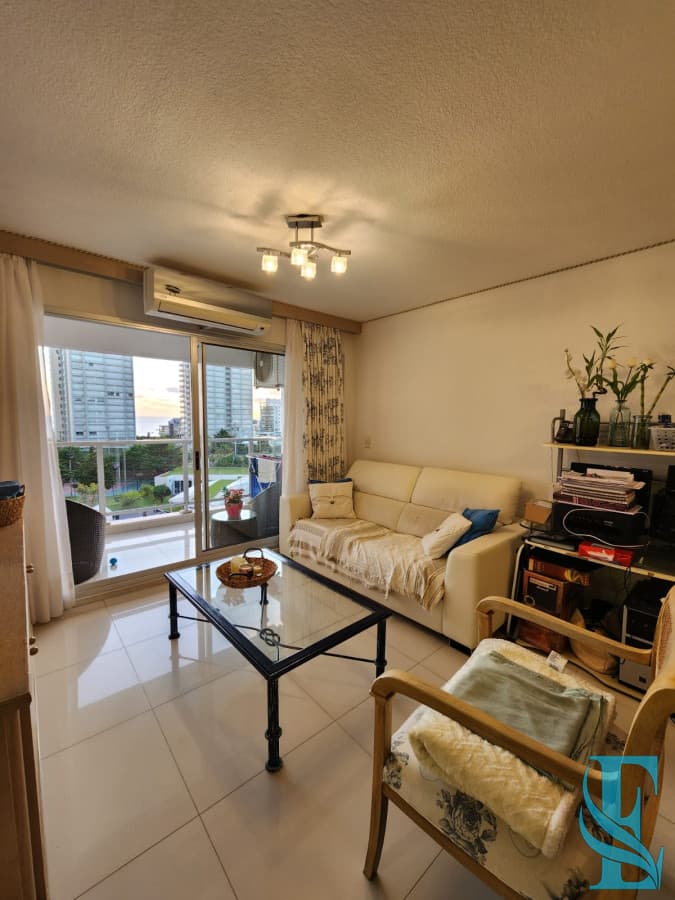 Apartamento en venta frente al mar 2 dormitorios , Playa Mansa