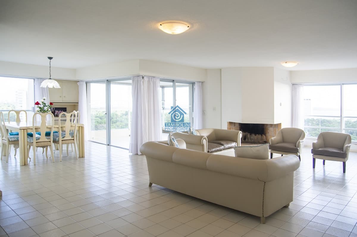 Apartamento ID.1140 - Departamento en venta de 3 dormitorios con vista en Punta del Este