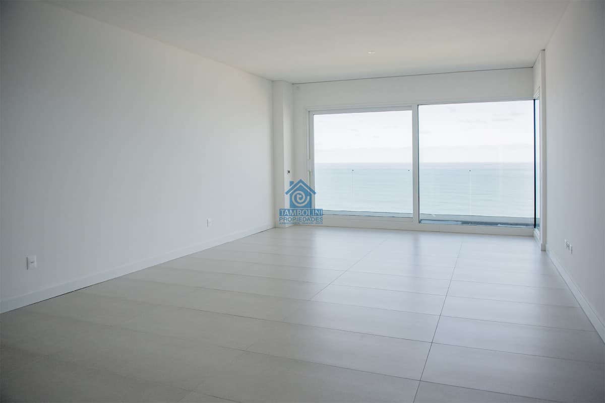 Apartamento ID.819 - Departamento frente al mar en venta, Piso alto. 3 dormitorios. Torre Le Parc,  Punta del Este