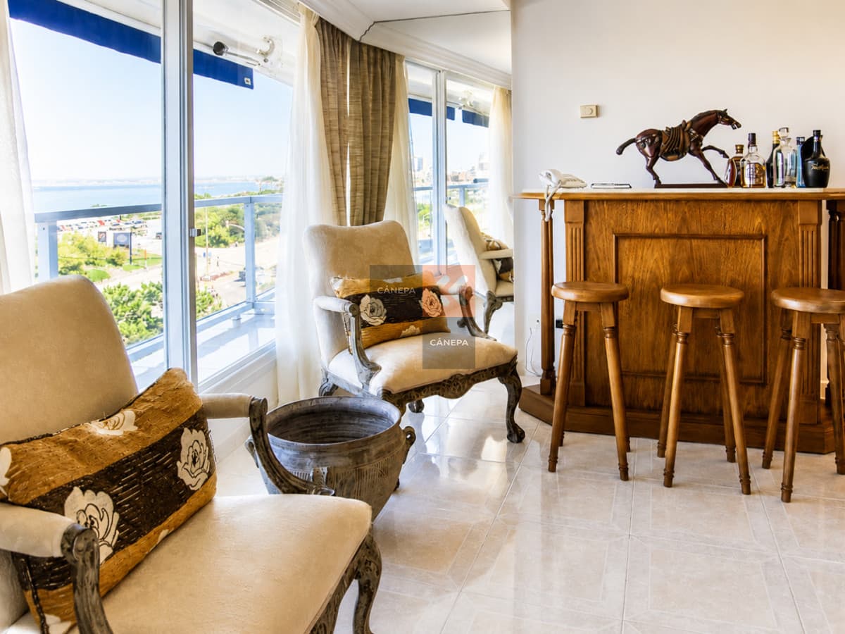 Hermoso Departamento en venta con vista al mar, primera fila