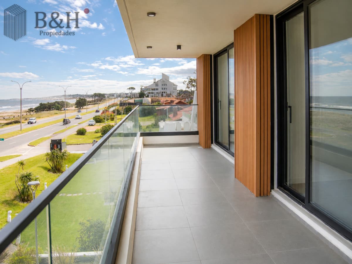 Invierta con financiacion frente al mar - 3 dormitorios en venta - Aurora