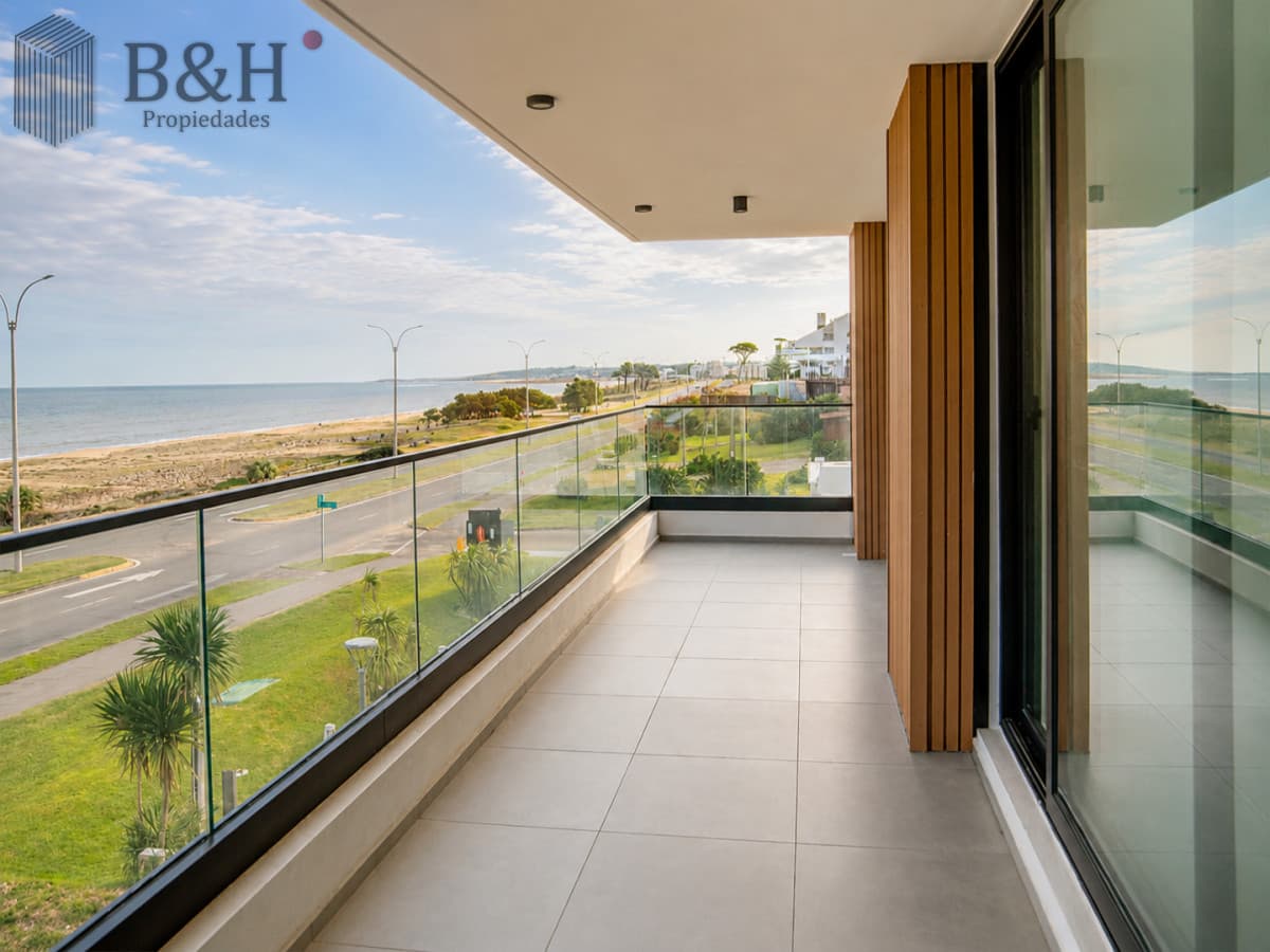 Invierta con financiacion frente al mar - 3 dormitorios en venta - Aurora