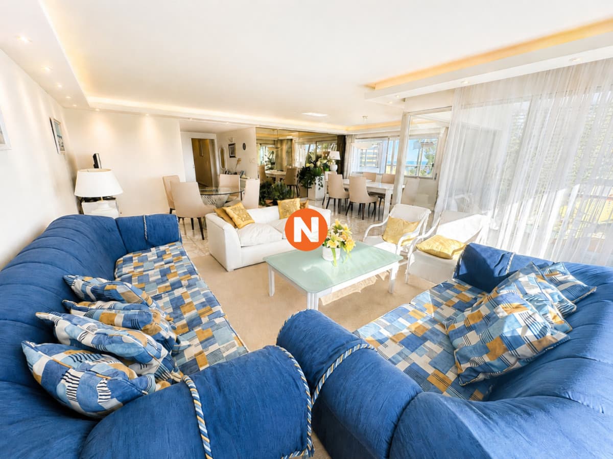 Apartamento de 3 dormitorios y dependencia disponible en ven ...