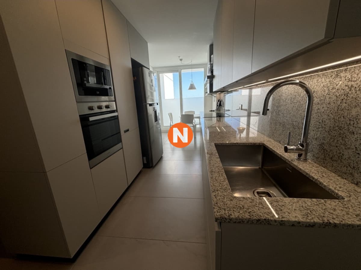 Vende apartamento de 3 dormitorios con vista al mar en Brava ...