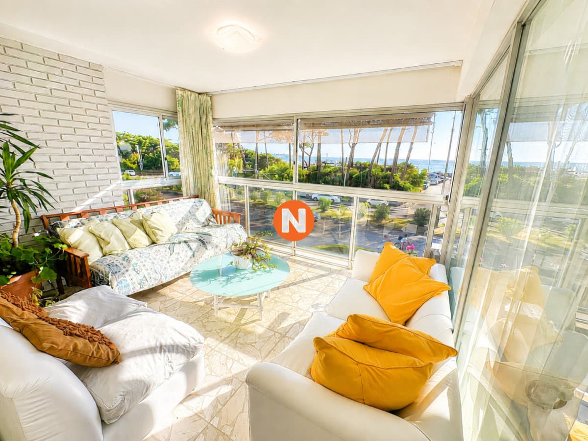 Apartamento de 3 dormitorios y dependencia disponible en ven ...